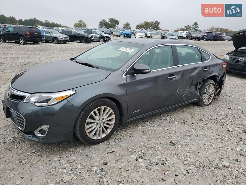 Седан Toyota Avalon 2015 в Львове