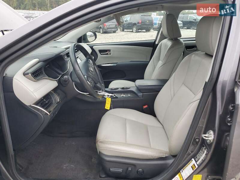 Седан Toyota Avalon 2015 в Львове