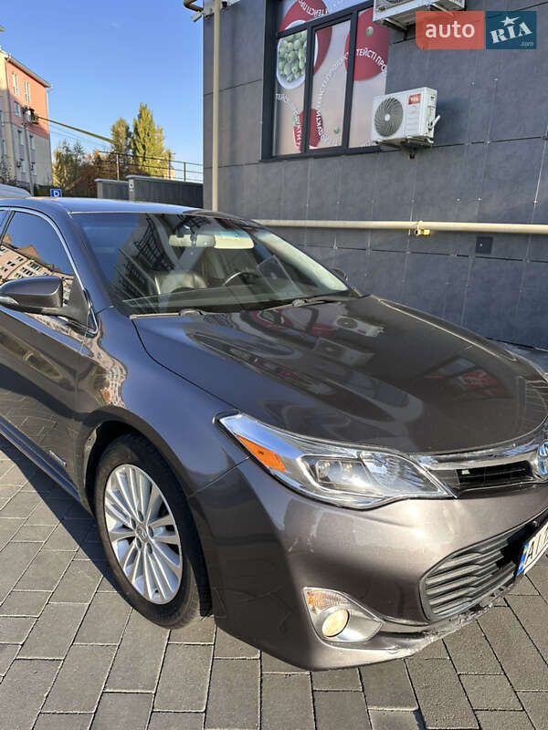 Седан Toyota Avalon 2015 в Луцке