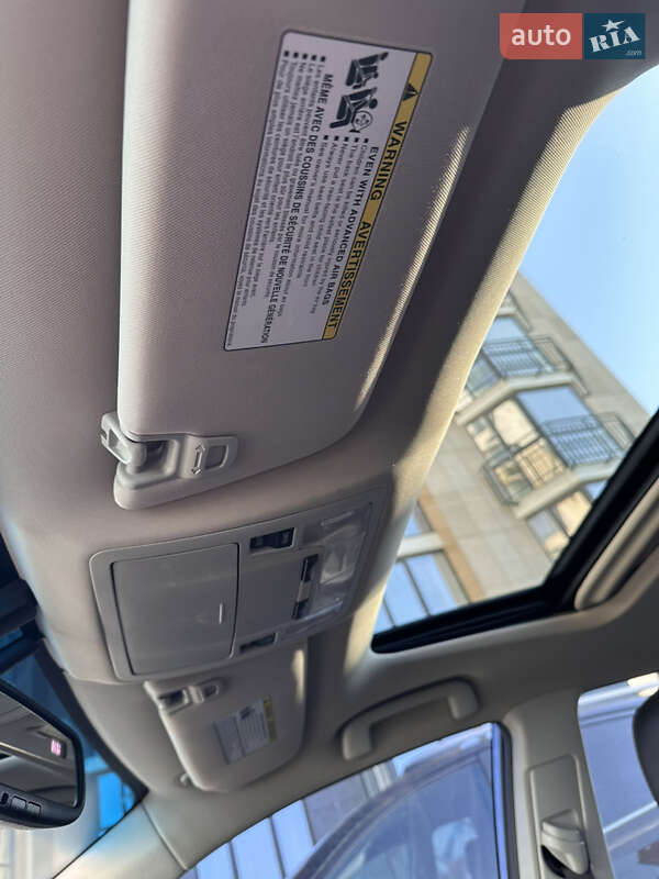 Седан Toyota Avalon 2015 в Луцке