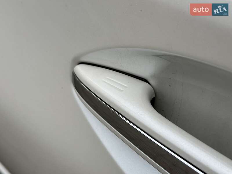 Седан Toyota Avalon 2013 в Одессе