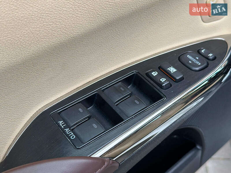 Седан Toyota Avalon 2013 в Одессе