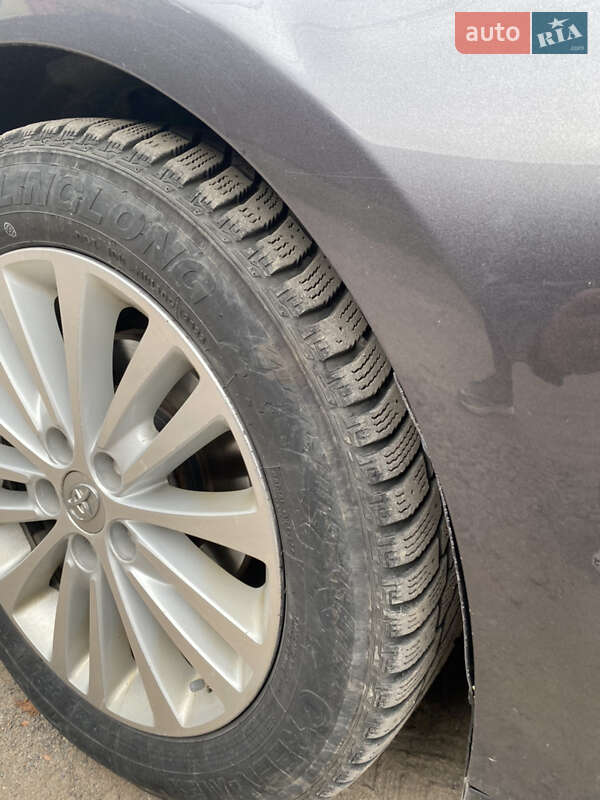 Седан Toyota Avalon 2015 в Гнивани