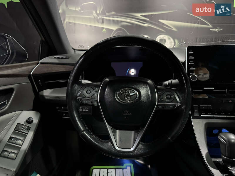 Седан Toyota Avalon 2018 в Одесі