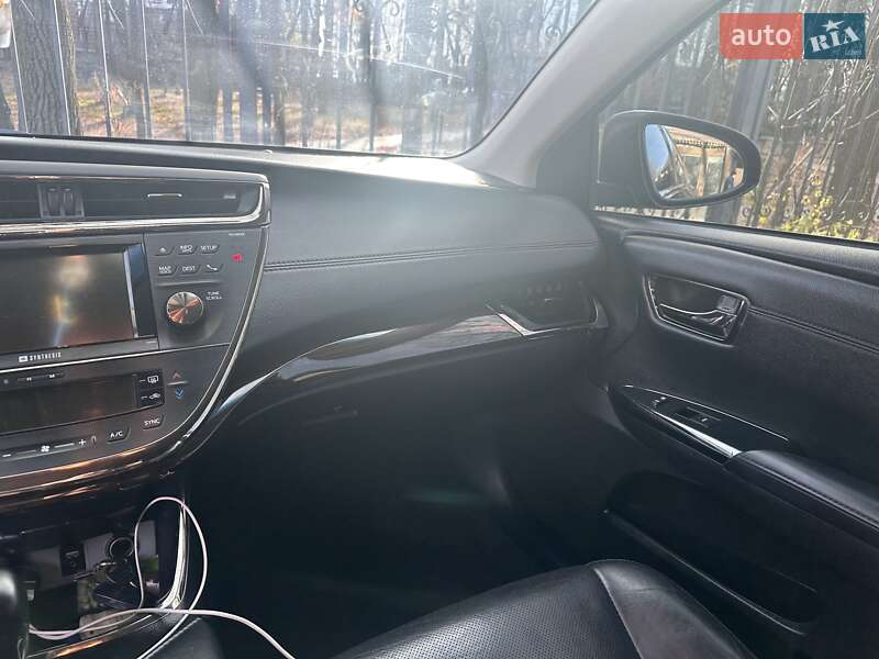 Седан Toyota Avalon 2014 в Києві
