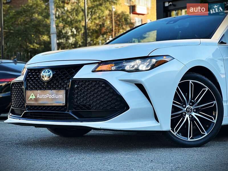 Седан Toyota Avalon 2018 в Києві фото 6 Седан Toyota Avalon 2018 в Києві