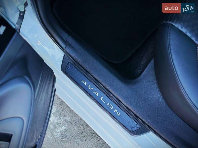 Седан Toyota Avalon 2018 в Києві фото 31 Седан Toyota Avalon 2018 в Києві