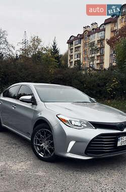 Седан Toyota Avalon 2016 в Львове