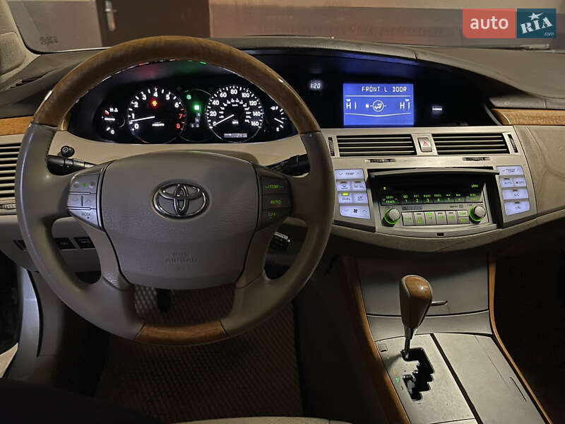 Седан Toyota Avalon 2006 в Одесі