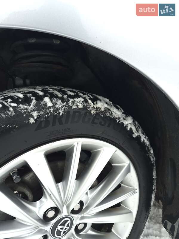 Седан Toyota Avalon 2018 в Киеве