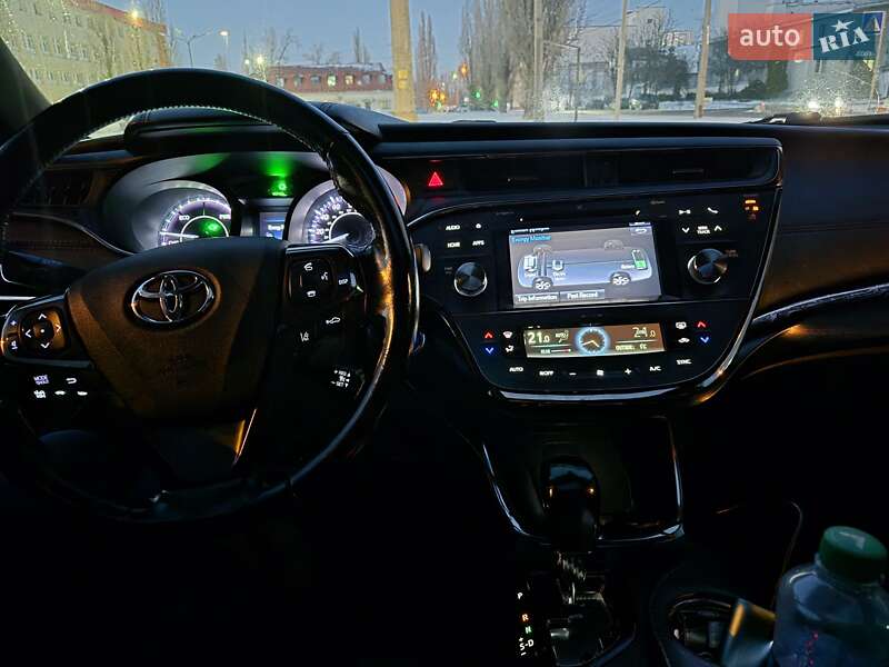 Седан Toyota Avalon 2018 в Киеве