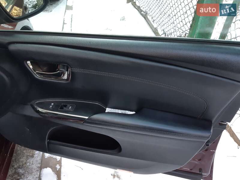 Седан Toyota Avalon 2013 в Киеве