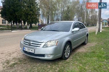 Седан Toyota Avalon 2006 в Мені