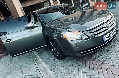 Седан Toyota Avalon 2007 в Грушево