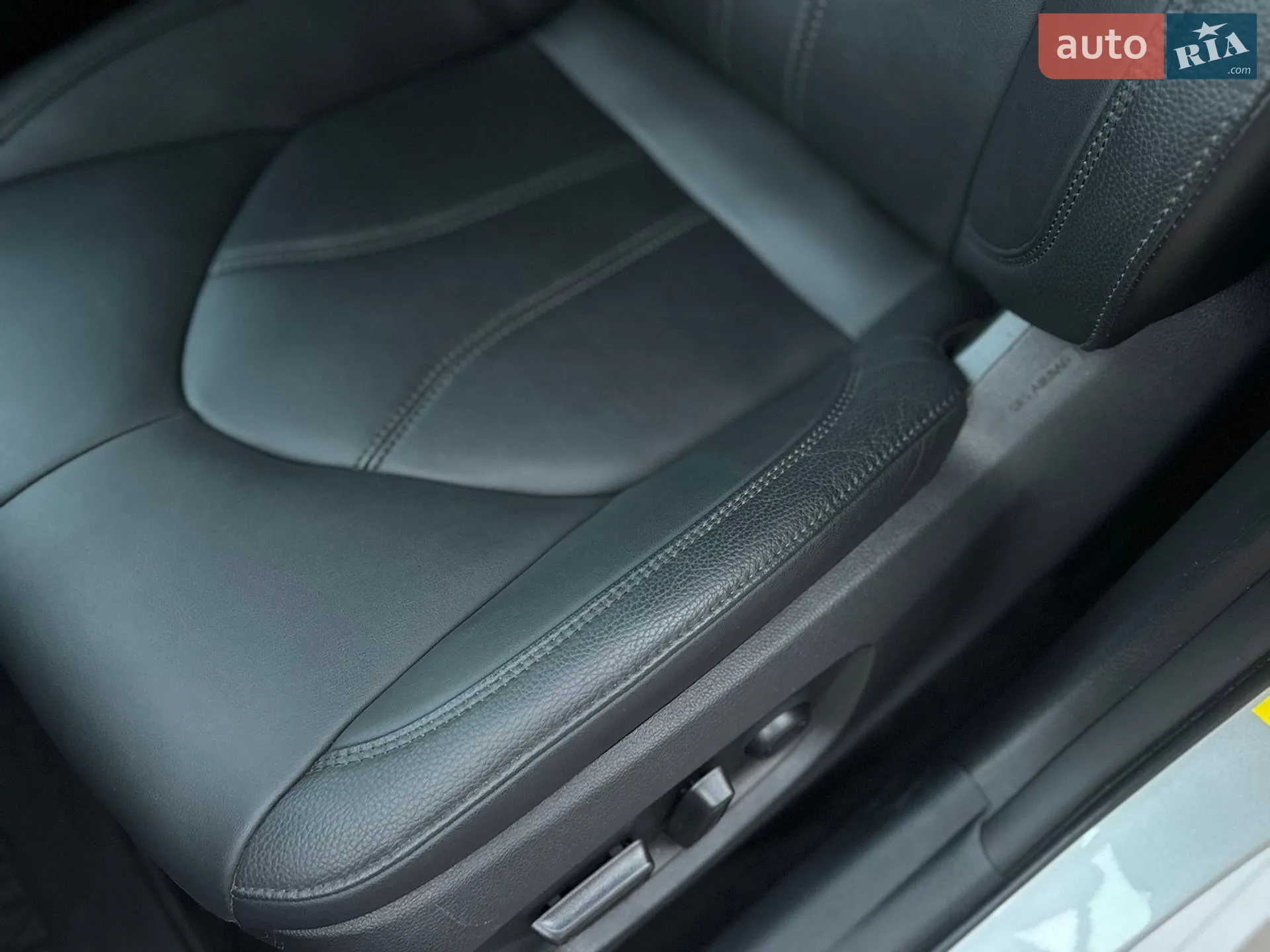 2022 Toyota Avalon - мініатюра 37