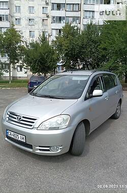 Минивэн Toyota Avensis Verso 2002 в Черкассах