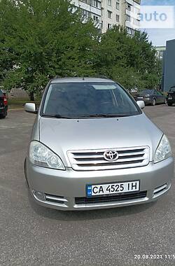 Мінівен Toyota Avensis Verso 2002 в Черкасах