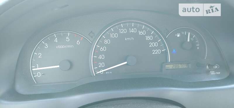 Минивэн Toyota Avensis Verso 2001 в Яворове