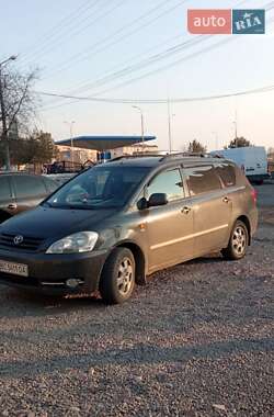 Мінівен Toyota Avensis Verso 2002 в Жовкві