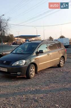 Мінівен Toyota Avensis Verso 2002 в 