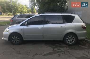 Мінівен Toyota Avensis Verso 2004 в Києві