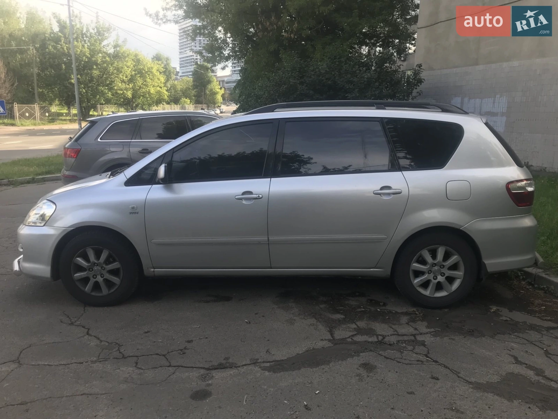 Toyota Avensis Verso I Restyling