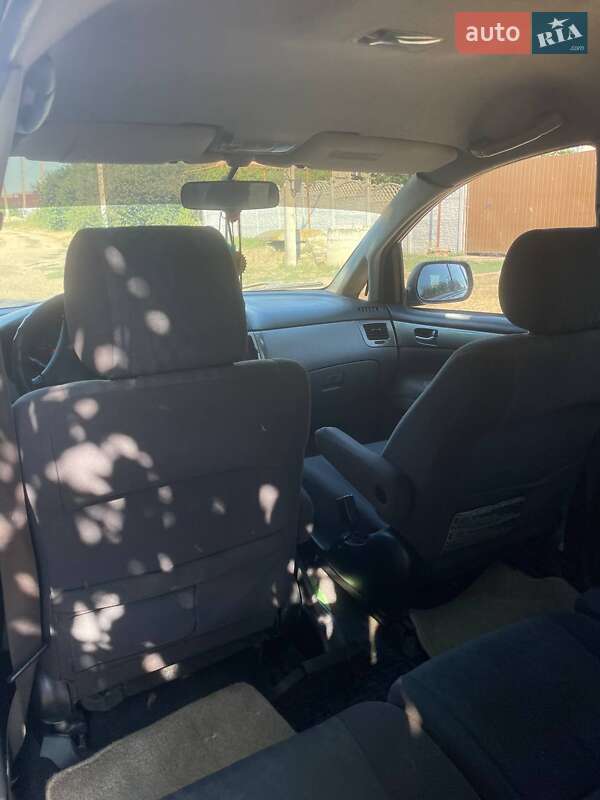 Минивэн Toyota Avensis Verso 2003 в Одессе фото 13 Минивэн Toyota Avensis Verso 2003 в Одессе