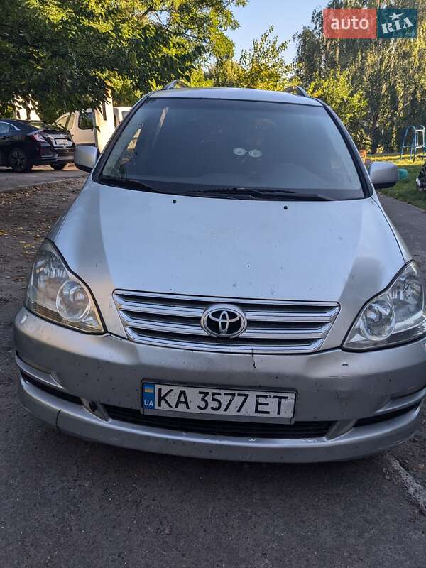 Toyota Avensis Verso 2004 Toyota Avensis Verso 2004