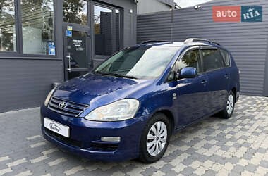 Мінівен Toyota Avensis Verso 2005 в Чернівцях