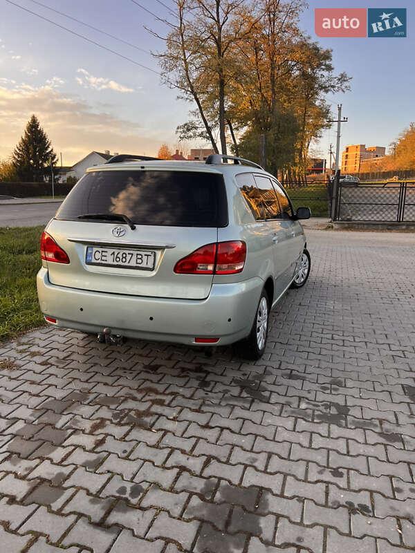 Минивэн Toyota Avensis Verso 2002 в Черновцах фото 3 Минивэн Toyota Avensis Verso 2002 в Черновцах