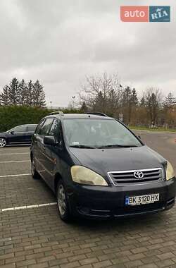 Мінівен Toyota Avensis Verso 2002 в Луцьку