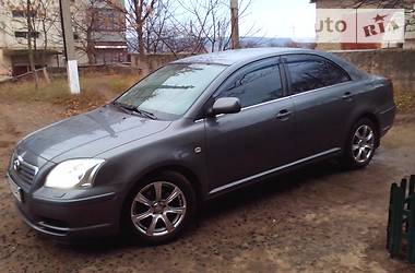 Седан Toyota Avensis 2003 в Ананьеве