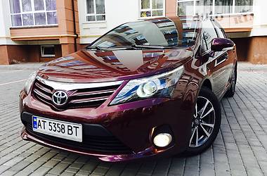 Седан Toyota Avensis 2013 в Ивано-Франковске