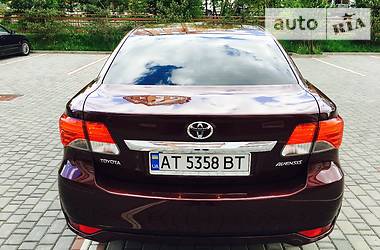 Седан Toyota Avensis 2013 в Ивано-Франковске