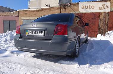 Седан Toyota Avensis 2003 в Ананьеве