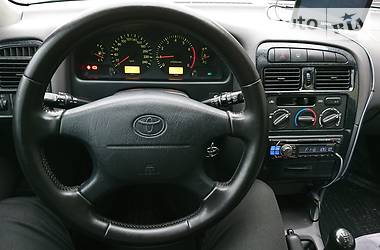 Лифтбек Toyota Avensis 1998 в Черкассах