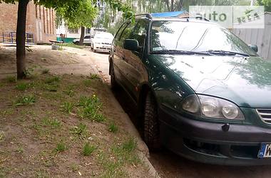 Универсал Toyota Avensis 1998 в Киеве