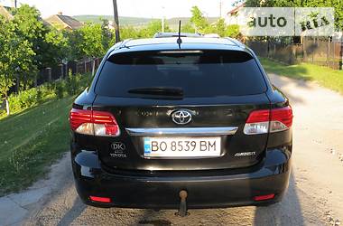 Универсал Toyota Avensis 2013 в Тернополе