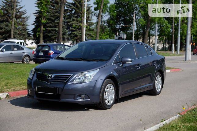 Седан Toyota Avensis 2010 в Львове