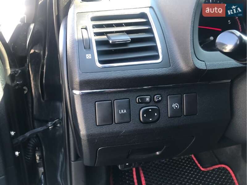 Універсал Toyota Avensis 2012 в Одесі