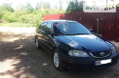 Седан Toyota Avensis 2001 в Одессе