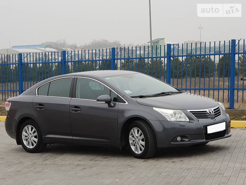 Седан Toyota Avensis 2010 в Одессе