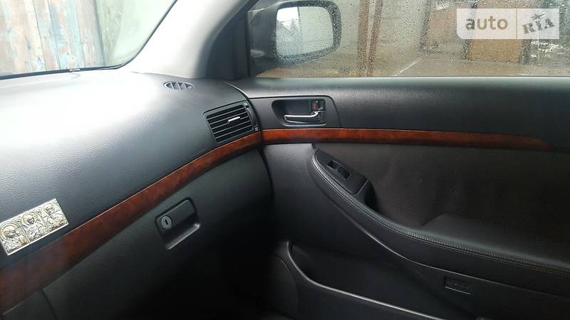 Седан Toyota Avensis 2005 в Одессе