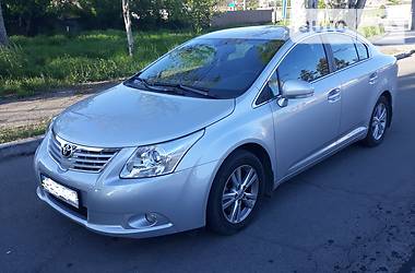 Хетчбек Toyota Avensis 2011 в 