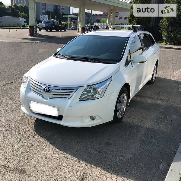 Универсал Toyota Avensis 2011 в Львове