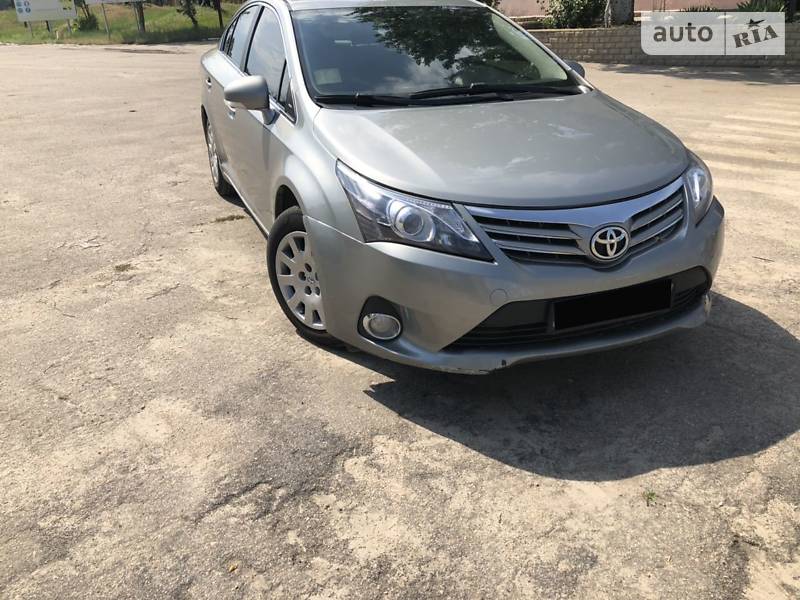 Седан Toyota Avensis 2012 в Миколаєві