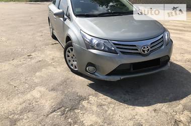 Седан Toyota Avensis 2012 в Миколаєві