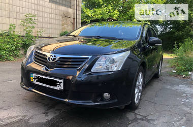 Седан Toyota Avensis 2011 в Києві