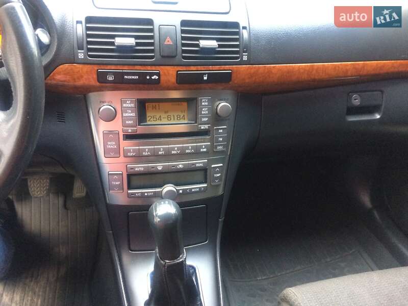 Седан Toyota Avensis 2007 в Львове