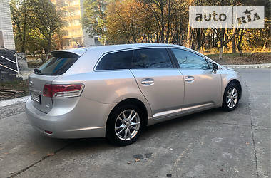 Универсал Toyota Avensis 2010 в Нетешине